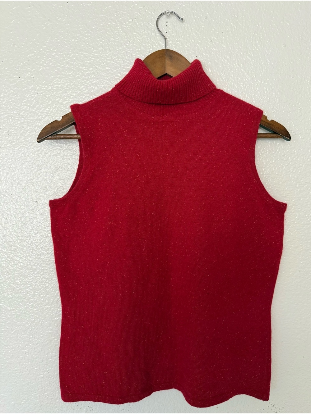 EMMA JAMES Liz Claiborne Red Sleeveless Turtleneck Sweater Blouse Sz Small